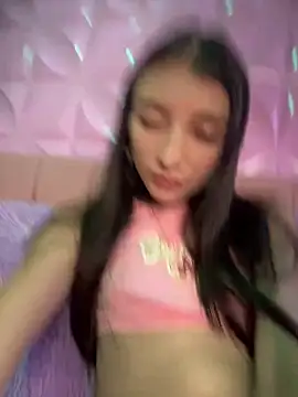 Snapshot of loly-yandere chatting on 12-31-24, 06:13 loly-yandere online show from 12-31-24, 06:13