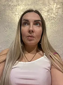 Snapshot of Aleksandrakis chatting on 12-11-24, 02:44 Aleksandrakis online show from 12-11-24, 02:44