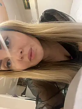 Snapshot of Aleksandrakis chatting on 02-07-25, 01:01 Aleksandrakis online show from 02-07-25, 01:01