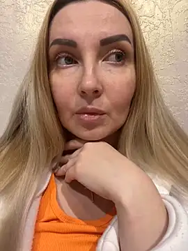 Snapshot of Aleksandrakis chatting on 02-18-25, 12:49 Aleksandrakis online show from 02-18-25, 12:49