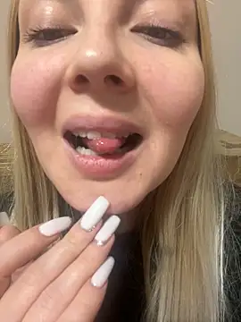 Snapshot of Aleksandrakis chatting on 02-19-25, 09:03 Aleksandrakis online show from 02-19-25, 09:03