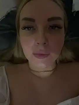 Snapshot of Aleksandrakis chatting on 03-04-25, 04:52 Aleksandrakis online show from 03-04-25, 04:52