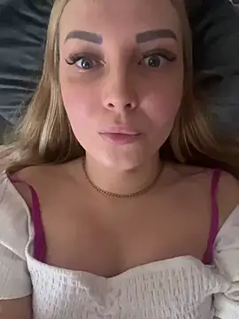 Snapshot of Aleksandrakis chatting on 03-05-25, 12:11 Aleksandrakis online show from 03-05-25, 12:11