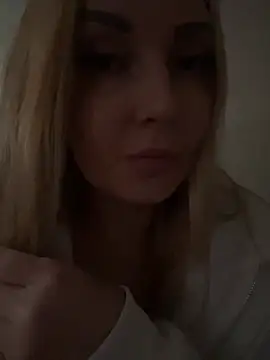 Snapshot of Aleksandrakis chatting on 03-06-25, 01:03 Aleksandrakis online show from 03-06-25, 01:03