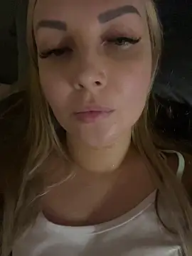 Snapshot of Aleksandrakis chatting on 03-07-25, 06:11 Aleksandrakis online show from 03-07-25, 06:11