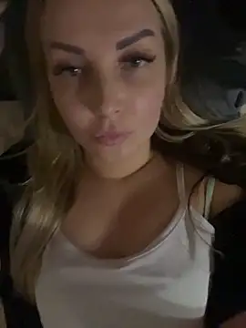 Snapshot of Aleksandrakis chatting on 03-07-25, 10:21 Aleksandrakis online show from 03-07-25, 10:21