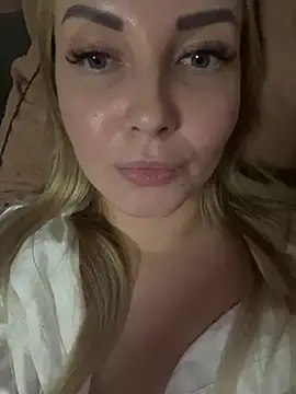 Snapshot of Aleksandrakis chatting on 03-10-25, 04:46 Aleksandrakis online show from 03-10-25, 04:46