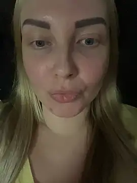 Snapshot of Aleksandrakis chatting on 03-18-25, 08:37 Aleksandrakis online show from 03-18-25, 08:37