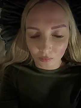 Snapshot of Aleksandrakis chatting on 10-07-25, 06:49 Aleksandrakis online show from 10-07-25, 06:49