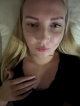 Snapshot of Aleksandrakis chatting on 10-18-25, 02:18 Aleksandrakis online show from 10-18-25, 02:18