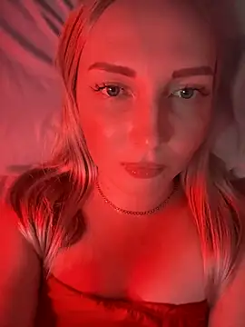 Snapshot of Aleksandrakis chatting on 10-19-25, 08:31 Aleksandrakis online show from 10-19-25, 08:31