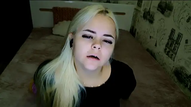 lovely-eyes online show from 09-15-25, 04:51