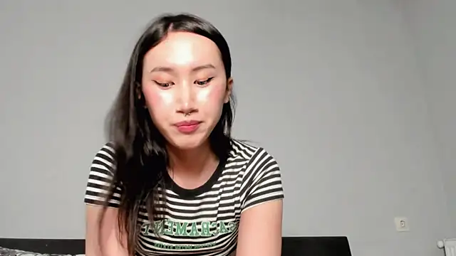 Snapshot of asian_kiya chatting on 11-27-25, 10:17 asian kiya online show from 11-27-25, 10:17