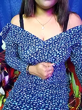 Snapshot of beauty_alina chatting on 02-10-25, 03:21 beauty alina online show from 02-10-25, 03:21