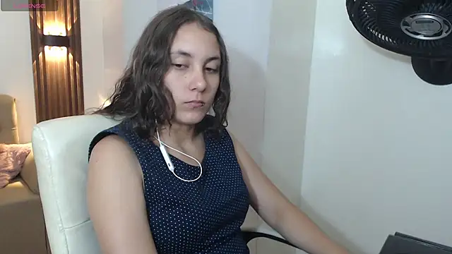 xlunna online show from 10-11-25, 03:54