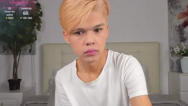 Felix Rey online show from 02-06-25, 04:03