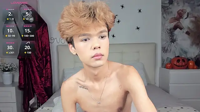 Felix Rey online show from 10-25-25, 06:24