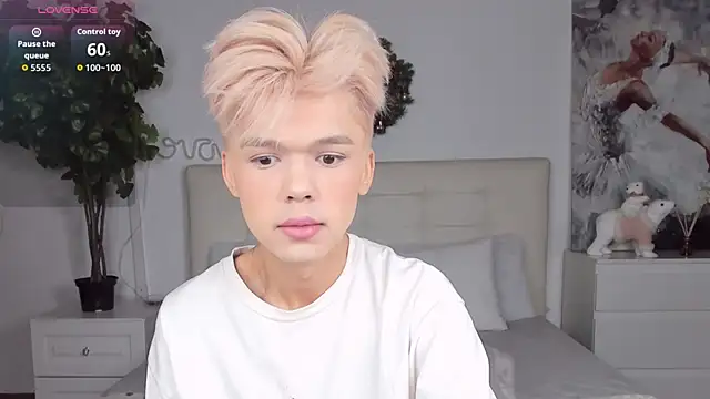 Felix Rey online show from 12-15-25, 09:08