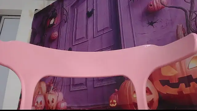 Snapshot of Kitty_Mifl chatting on 11-01-25, 03:25 Kitty Mifl online show from 11-01-25, 03:25