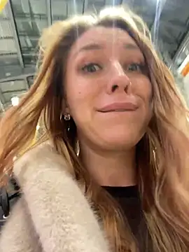 Snapshot of Sweet___Emily chatting on 12-14-24, 06:41 Sweet   Emily online show from 12-14-24, 06:41