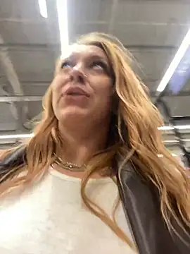 Snapshot of Sweet___Emily chatting on 12-28-24, 10:55 Sweet   Emily online show from 12-28-24, 10:55