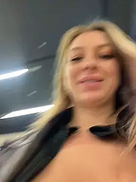 Snapshot of Sweet___Emily chatting on 01-15-25, 03:50 Sweet   Emily online show from 01-15-25, 03:50