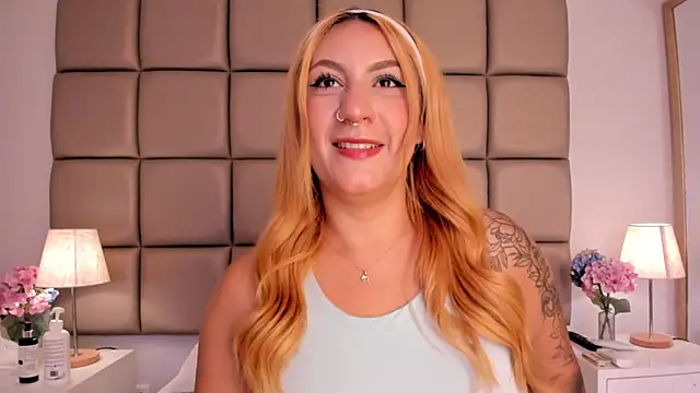 Emily robertss online show from 02-02-25, 02:48