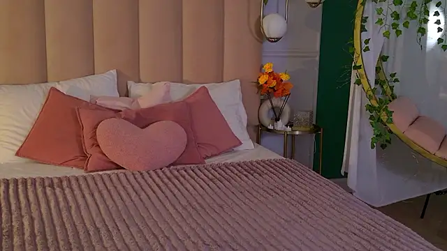 Eva Natsumi online show from 12-02-24, 05:26