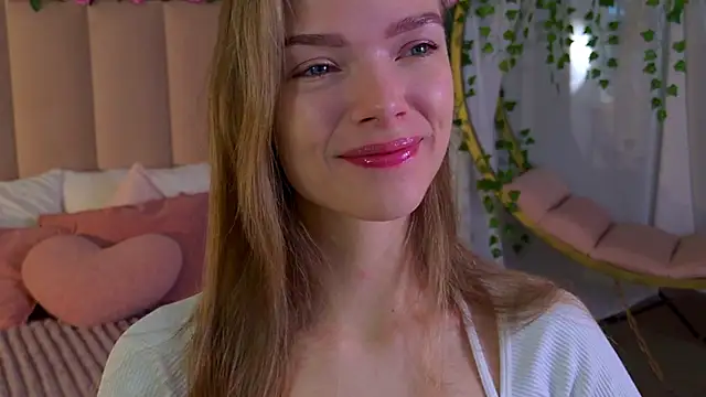 Eva Natsumi online show from 12-06-24, 05:20