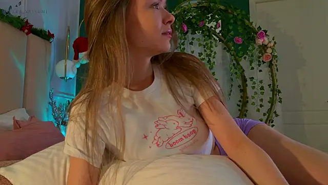 Eva Natsumi online show from 12-16-24, 11:55