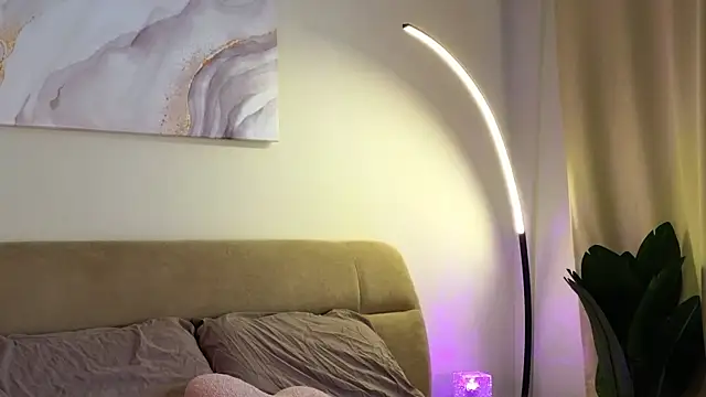 Eva Natsumi online show from 02-24-25, 10:59