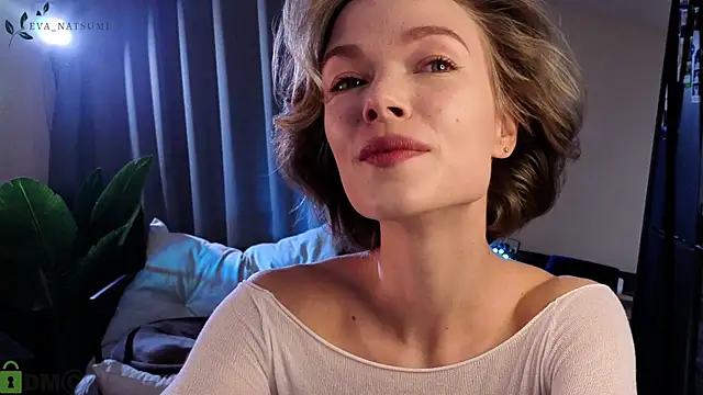 Eva Natsumi online show from 09-17-25, 05:03