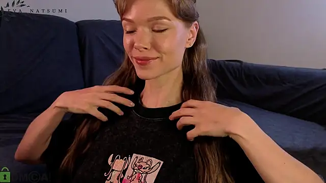 Eva Natsumi online show from 10-20-25, 04:40