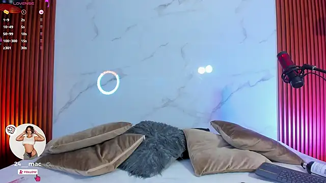 amelie leigh online show from 12-23-24, 04:44