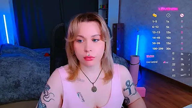 Snapshot of Blueberry-baby chatting on 12-02-24, 11:07 Blueberry-baby online show from 12-02-24, 11:07