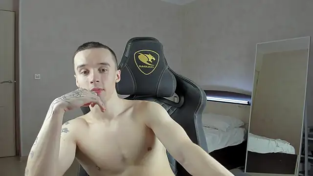 Snapshot of MasonWarholl chatting on 12-26-24, 09:44 MasonWarholl online show from 12-26-24, 09:44