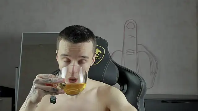 Snapshot of MasonWarholl chatting on 01-06-25, 01:20 MasonWarholl online show from 01-06-25, 01:20