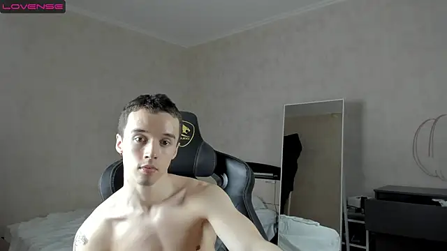 Snapshot of MasonWarholl chatting on 01-26-25, 05:45 MasonWarholl online show from 01-26-25, 05:45