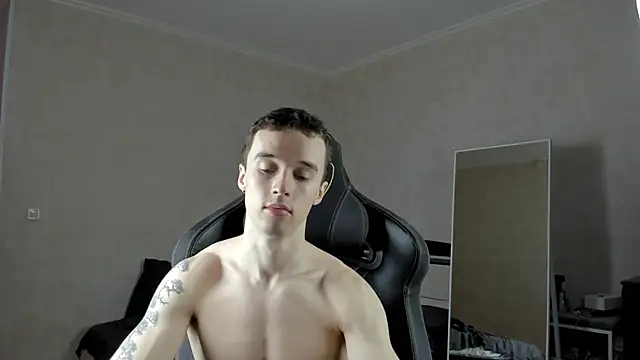 Snapshot of MasonWarholl chatting on 01-31-25, 08:54 MasonWarholl online show from 01-31-25, 08:54