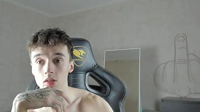 Snapshot of MasonWarholl chatting on 10-15-25, 04:18 MasonWarholl online show from 10-15-25, 04:18