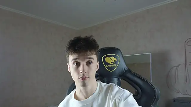 Snapshot of MasonWarholl chatting on 10-17-25, 10:12 MasonWarholl online show from 10-17-25, 10:12