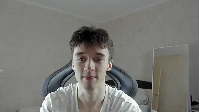 Snapshot of MasonWarholl chatting on 02-11-26, 06:57 MasonWarholl online show from 02-11-26, 06:57