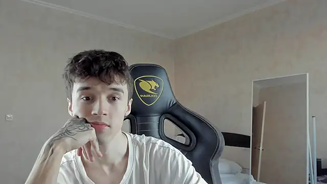 Snapshot of MasonWarholl chatting on 02-14-26, 02:36 MasonWarholl online show from 02-14-26, 02:36