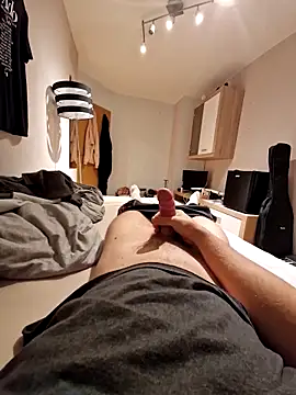 Snapshot of Lion132233 chatting on 09-15-25, 08:42 Lion132233 online show from 09-15-25, 08:42