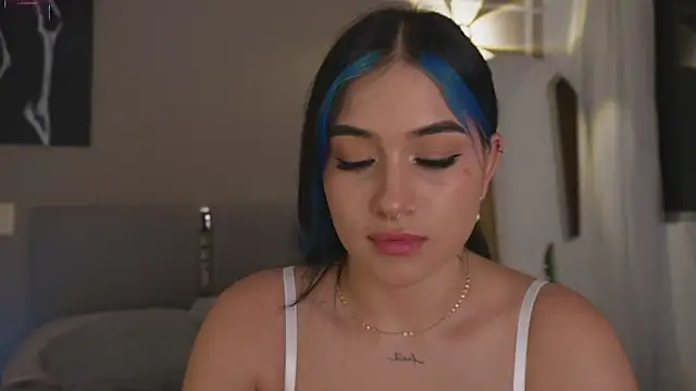 AnnyHizzle online show from 12-19-25, 03:13