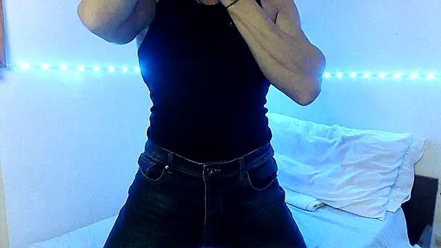 Snapshot of Alexx_Fit023 chatting on 12-22-24, 04:17 Alexx Fit023 online show from 12-22-24, 04:17