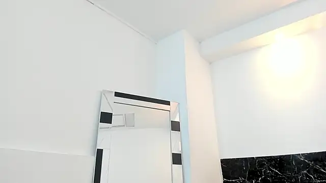 Juliabadlee online show from 02-22-25, 03:34