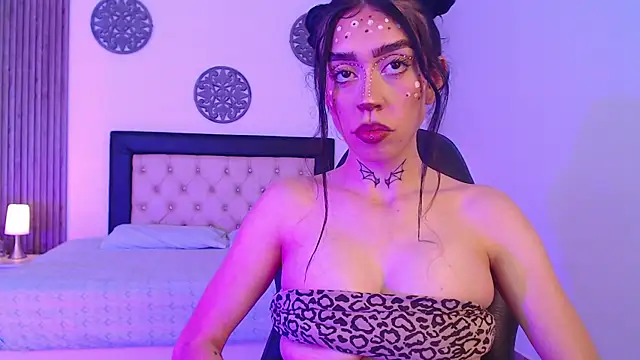 Julieta De Los Angeles online show from 12-19-25, 02:40