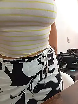 XGabrielaXX online show from 12-17-25, 08:26