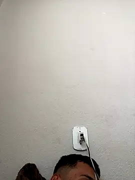 Snapshot of broklinguga chatting on 09-21-25, 04:41 broklinguga online show from 09-21-25, 04:41